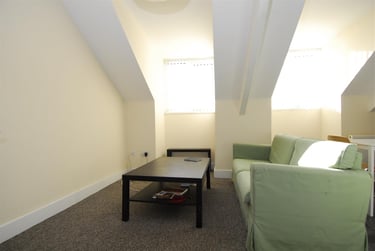 1 bed flat, Woodland Terrace, Flat 6, Greenbank, Plymouth, PL48NL - Image 3
